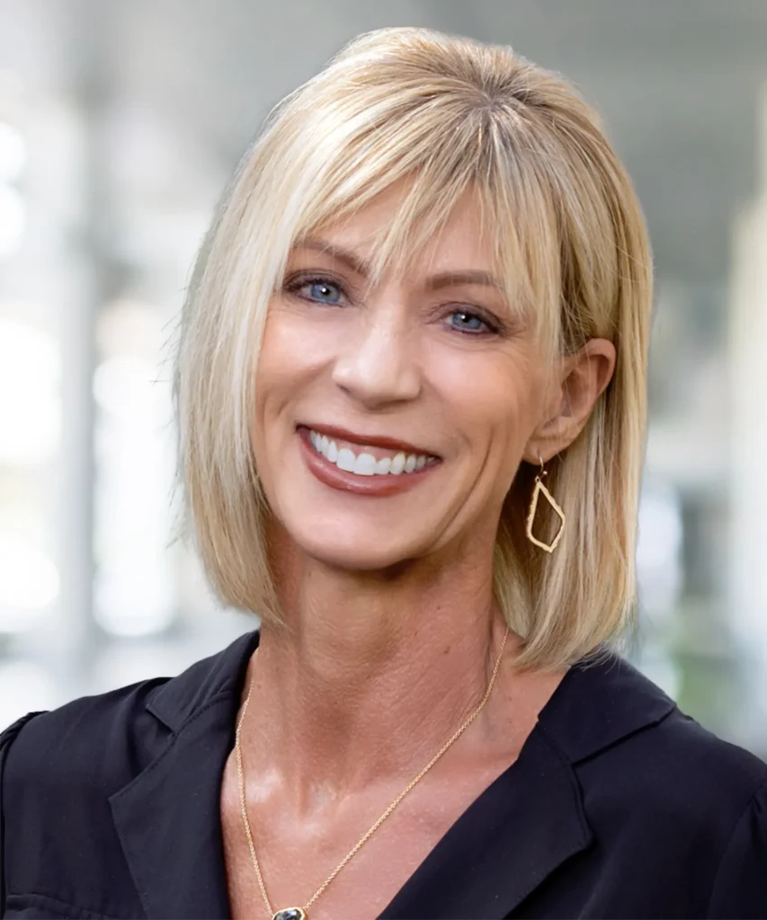 A headshot of Lynda Wyse.